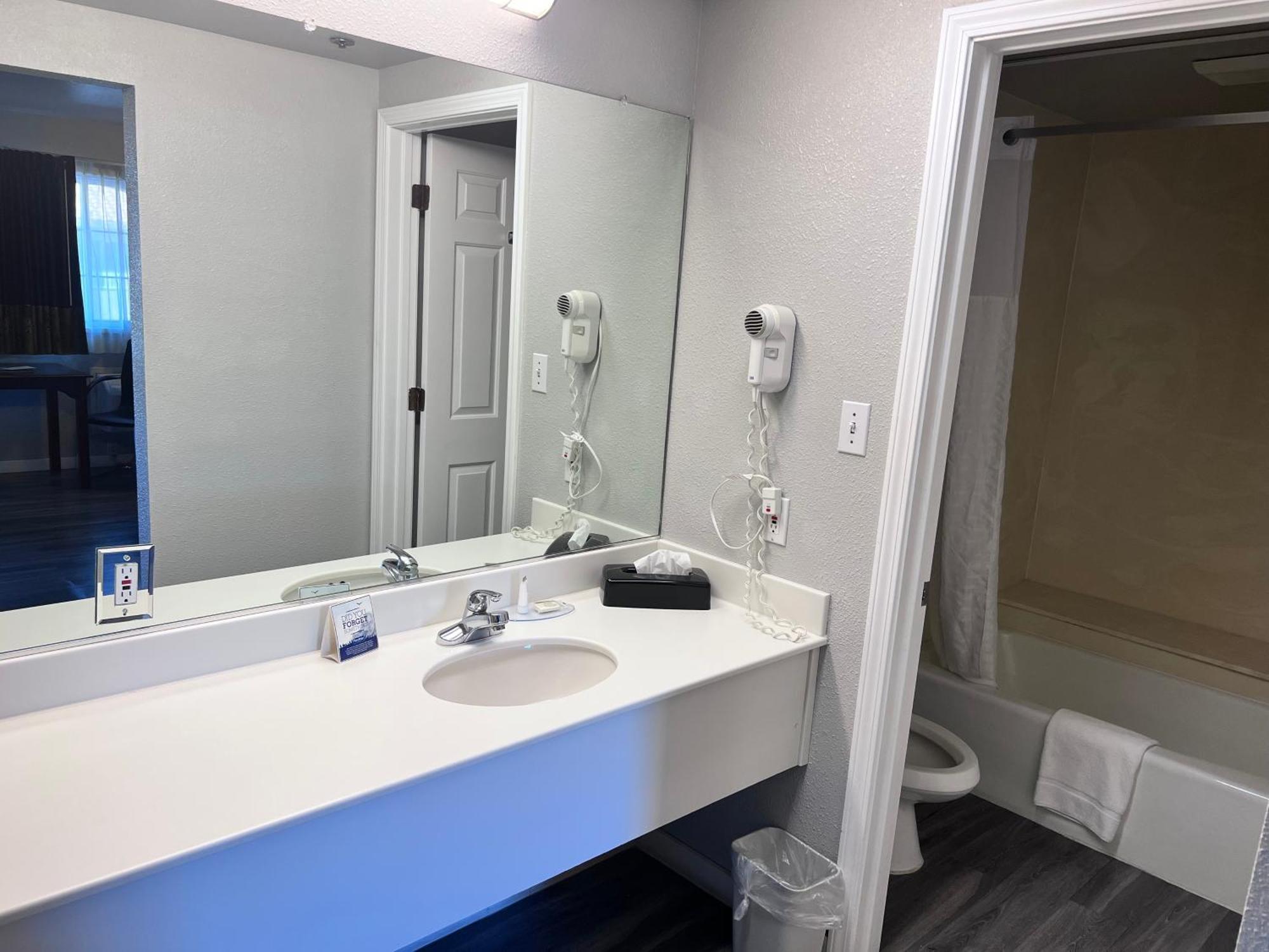 Travelodge By Wyndham Redding Ca Экстерьер фото
