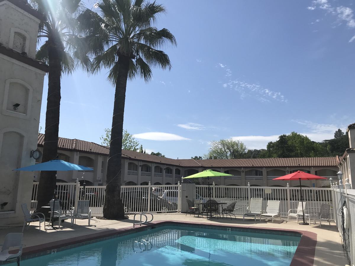 Travelodge By Wyndham Redding Ca Экстерьер фото
