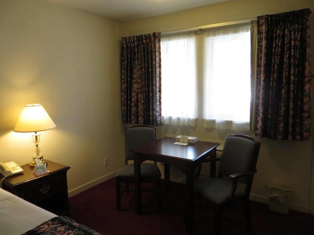 Travelodge By Wyndham Redding Ca Экстерьер фото